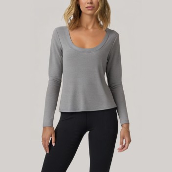 Fashionable fitted waist women's base layer top