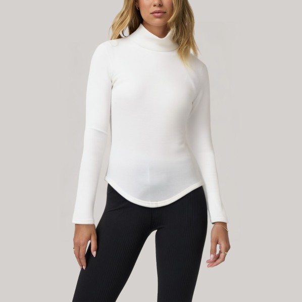 White turtleneck women's long-sleeved base layer