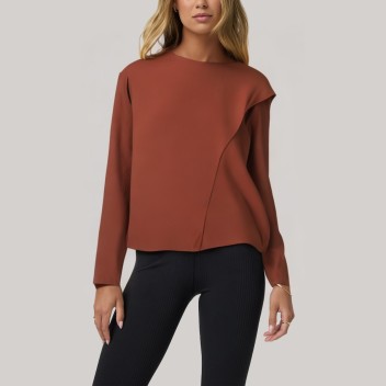 Elegant and loose-fitting women's base layer top