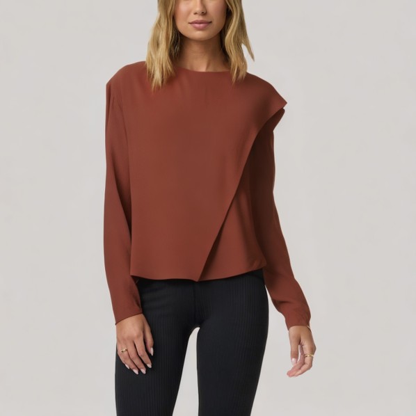 Elegant and loose-fitting women's base layer top