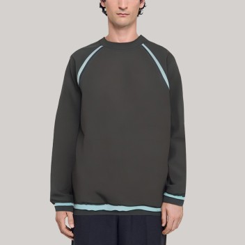 Color-blocked loose-fitting men's base layer shirt