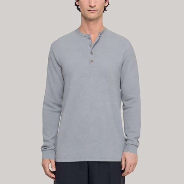 Plain knit four-button men's base layer shirt