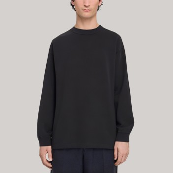 Versatile loose-fitting men's long-sleeved base layer shirt