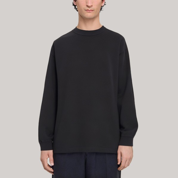 Versatile loose-fitting men's long-sleeved base layer shirt