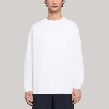 White loose-fitting men's long-sleeved undershirt