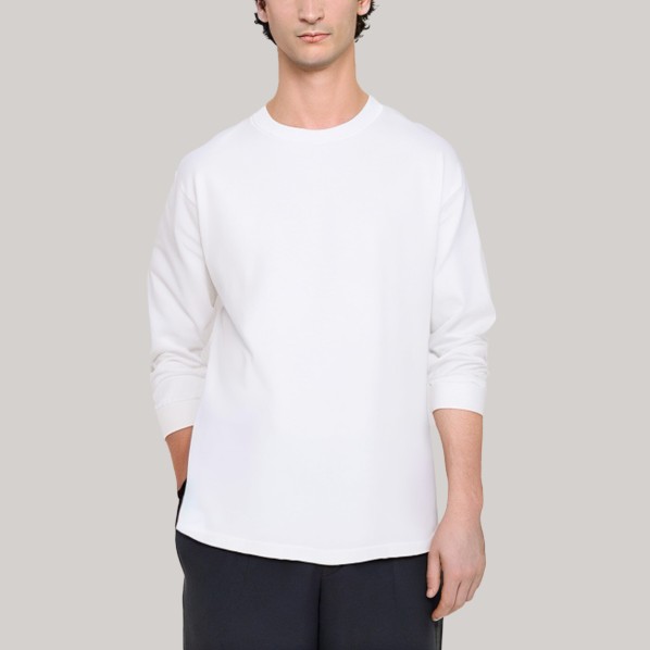 White loose-fitting men's long-sleeved undershirt