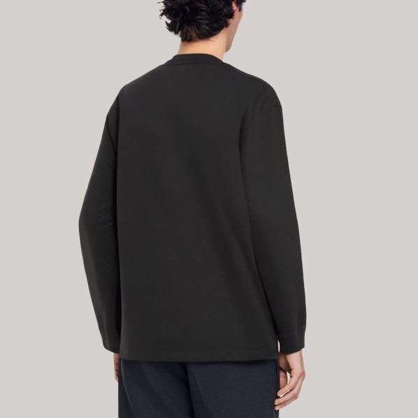 Versatile loose-fitting men's long-sleeved base layer shirt