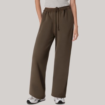Warm and loose-fitting women's sports pants