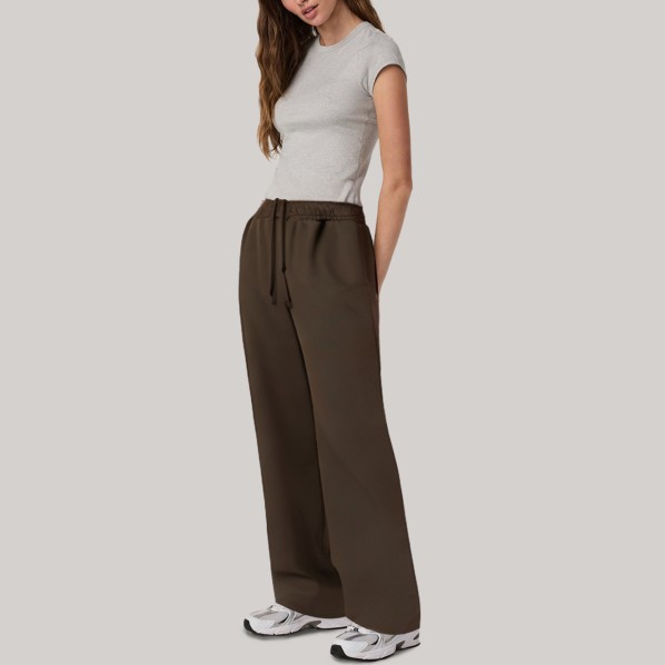 Warm and loose-fitting women's sports pants