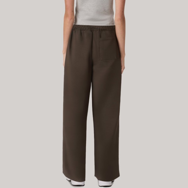 Warm and loose-fitting women's sports pants