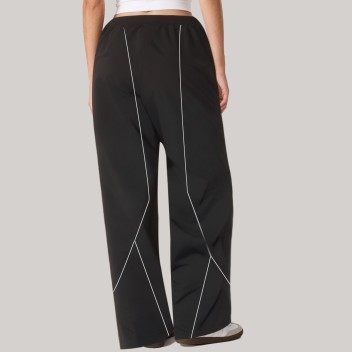 Black elastic waist nylon women's windproof pants